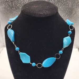 Elegant Blue Geometric Necklace